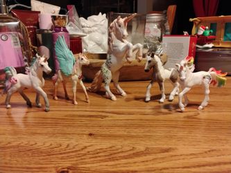 ALL RETIRED! Lot of 5 Schleich Bayala Unicorn & Pegasus & Horse Toy Figures