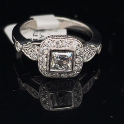 950 Platinum Diamond Halo Ring 8.40g Size 6 174103/11
