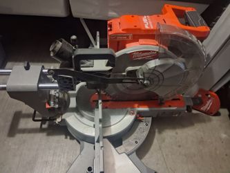 Milwaukee saw