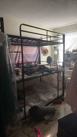 Metal triple bunk bed