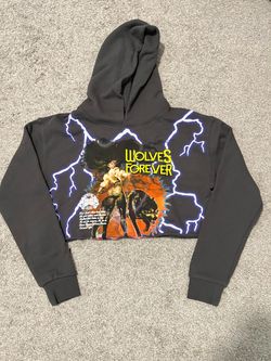 Darc Sport Wolves Forever Graphic Crop Hoodie