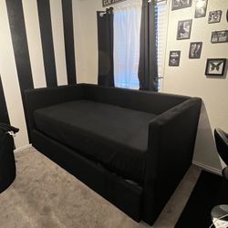 Twin Day Bed, Mattress Included