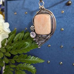 Exquisite vintage jewelry pieces from the 1900s! 
