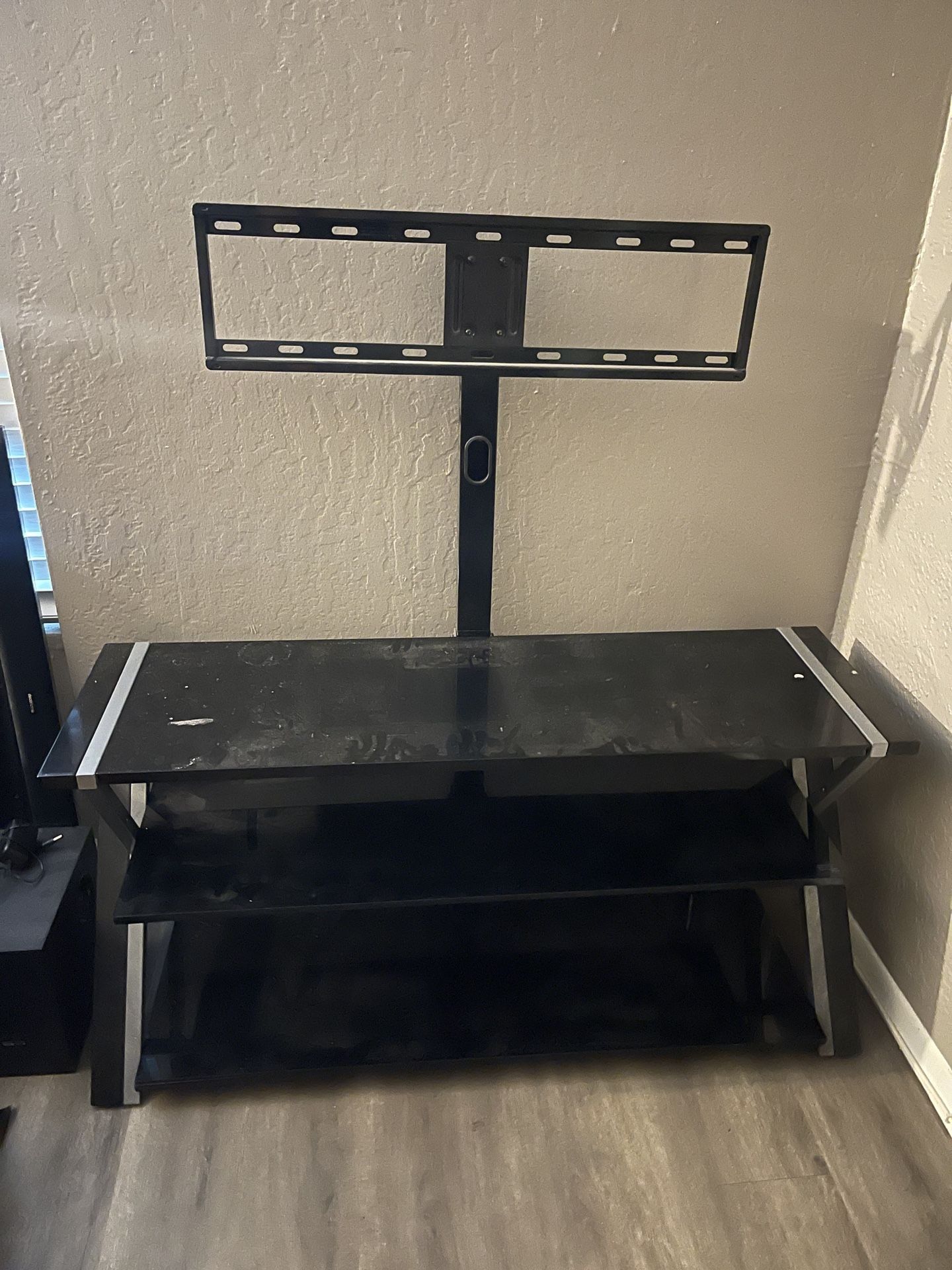 tv mount / stand