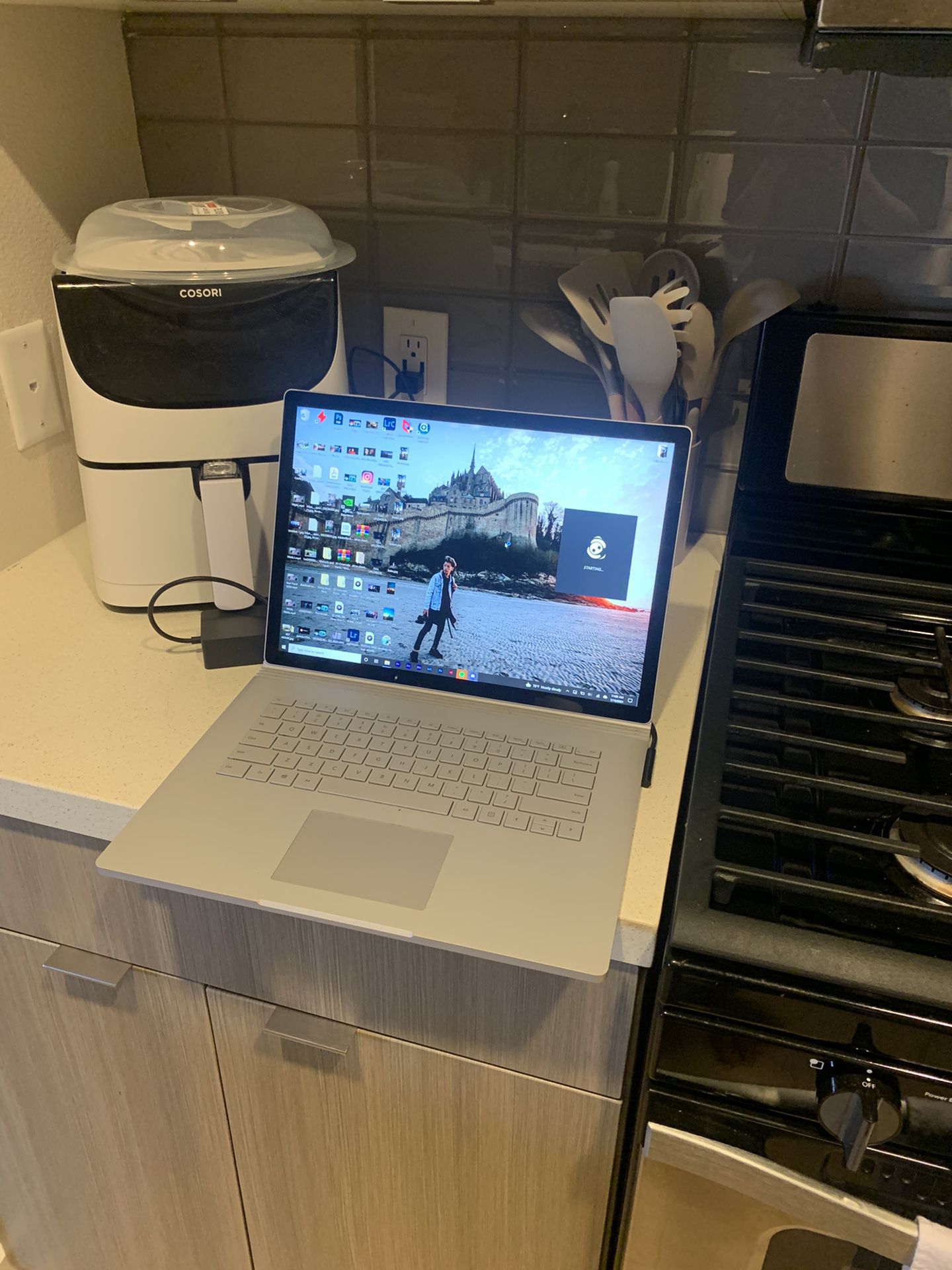 Surface book 2 16gb of ram i7 1tb ssd 1060 Graphics Card