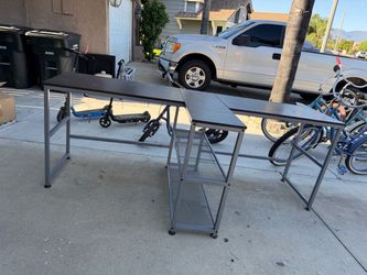 Gaming desk