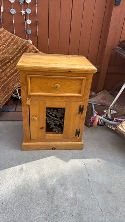 (FREE) Rustic Side Table Or Night Stand