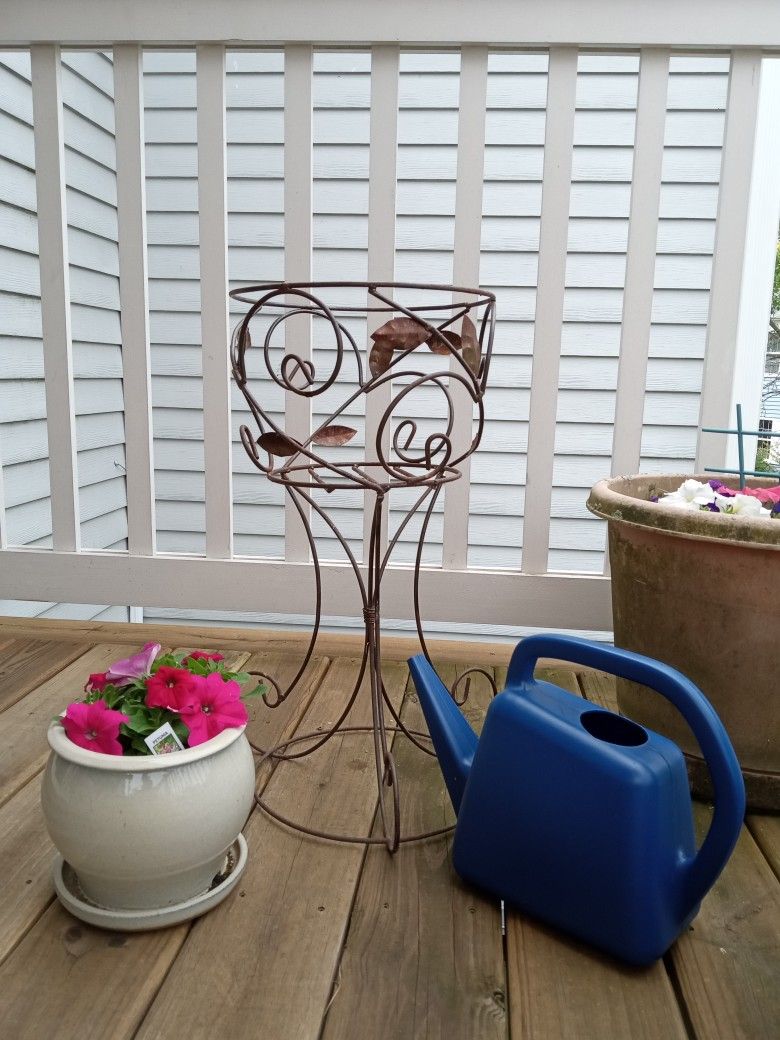 Indoor Or Outdoor Metal Plant Stand