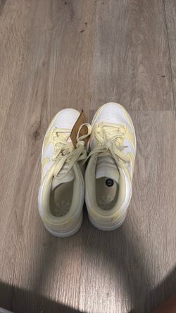 Nike yellow dunks