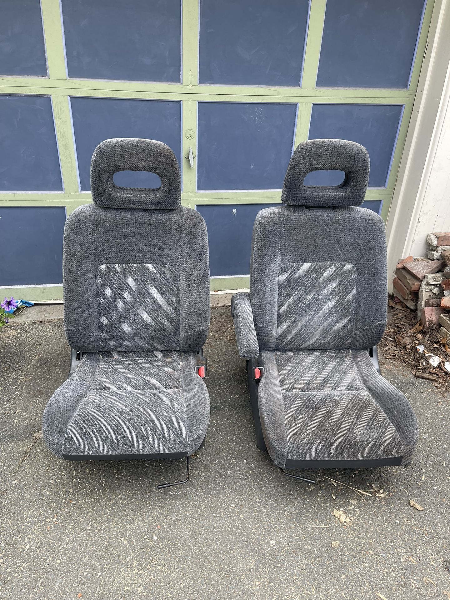 2001 Honda CR-V Front Seat Pair