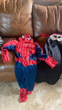 Halloween costumes Spider-Man & wrestler mask