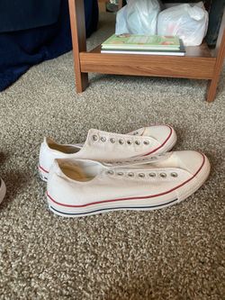 Low Top Converse - Size 9 MEN’S