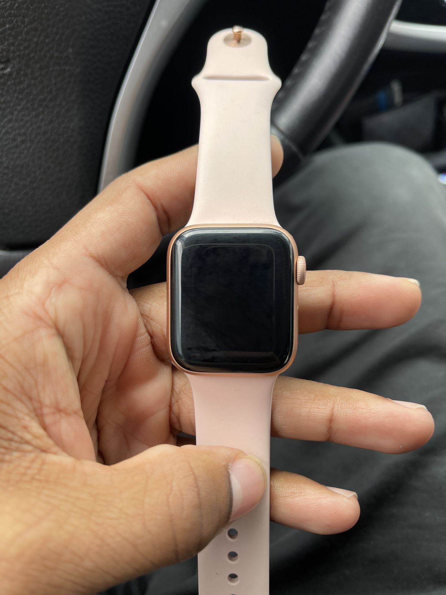 Apple Watch 4th Gen 