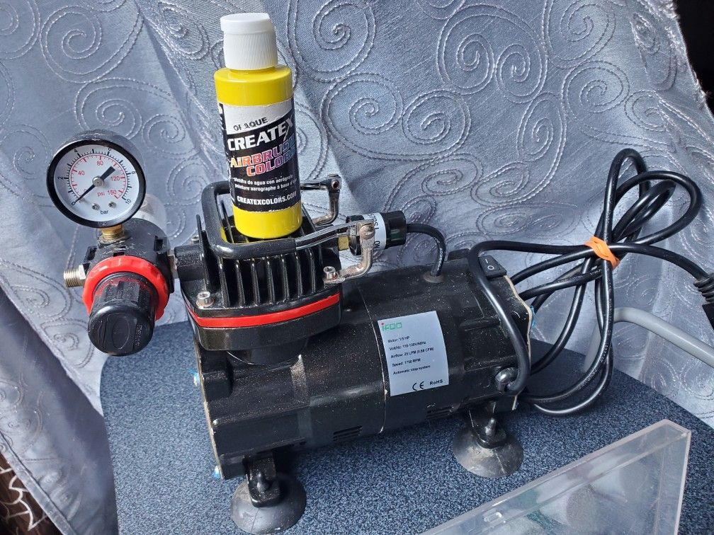 AIRBRUSH COMPRESSOR #2 1.5 hp With 5 Paints