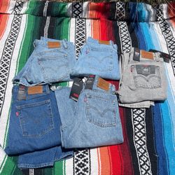 LEVI JEANS 