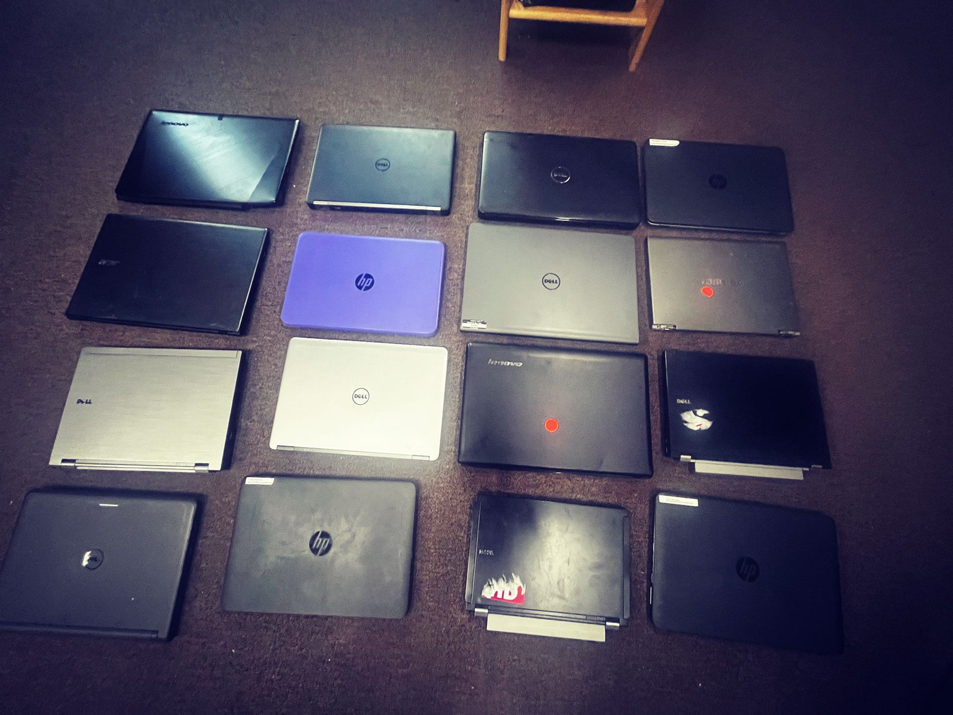 Wholesale 16 Laptops 26 Dollar A Piece No Charger  No Hard  Drive Some Are Missing Baterries And Ram   