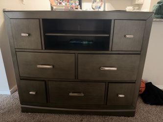 Tv Stand / dresser