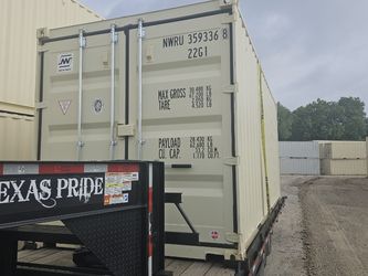 Moving? Need Storage? Shipping Containers are the solution! 🤩 Message for a FREE quote!