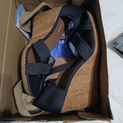 Women’s Toms Sienna Espadrille Wedge Sandals Hemp Ankle Strap Open Toe Size 11 New in Box. Pick up in Greenville $50 