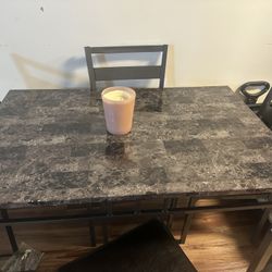 Nice Mixed Color Table And Great Condition 