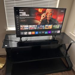 Vizio 32 in smart Tv with Tv Stand Included