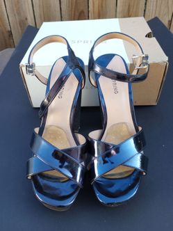 Thorerien -3 platform Wedge Sandals.Size 9