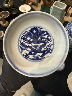 Chinese Blue and white dragon Dish