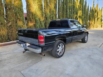 DODGE RAM 1500 SPORT,6 PASSENGER,CLEAN TITLE,SMOG,2027 AUG TAGS