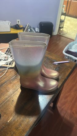 Kids Size 1 Rain Boots $8