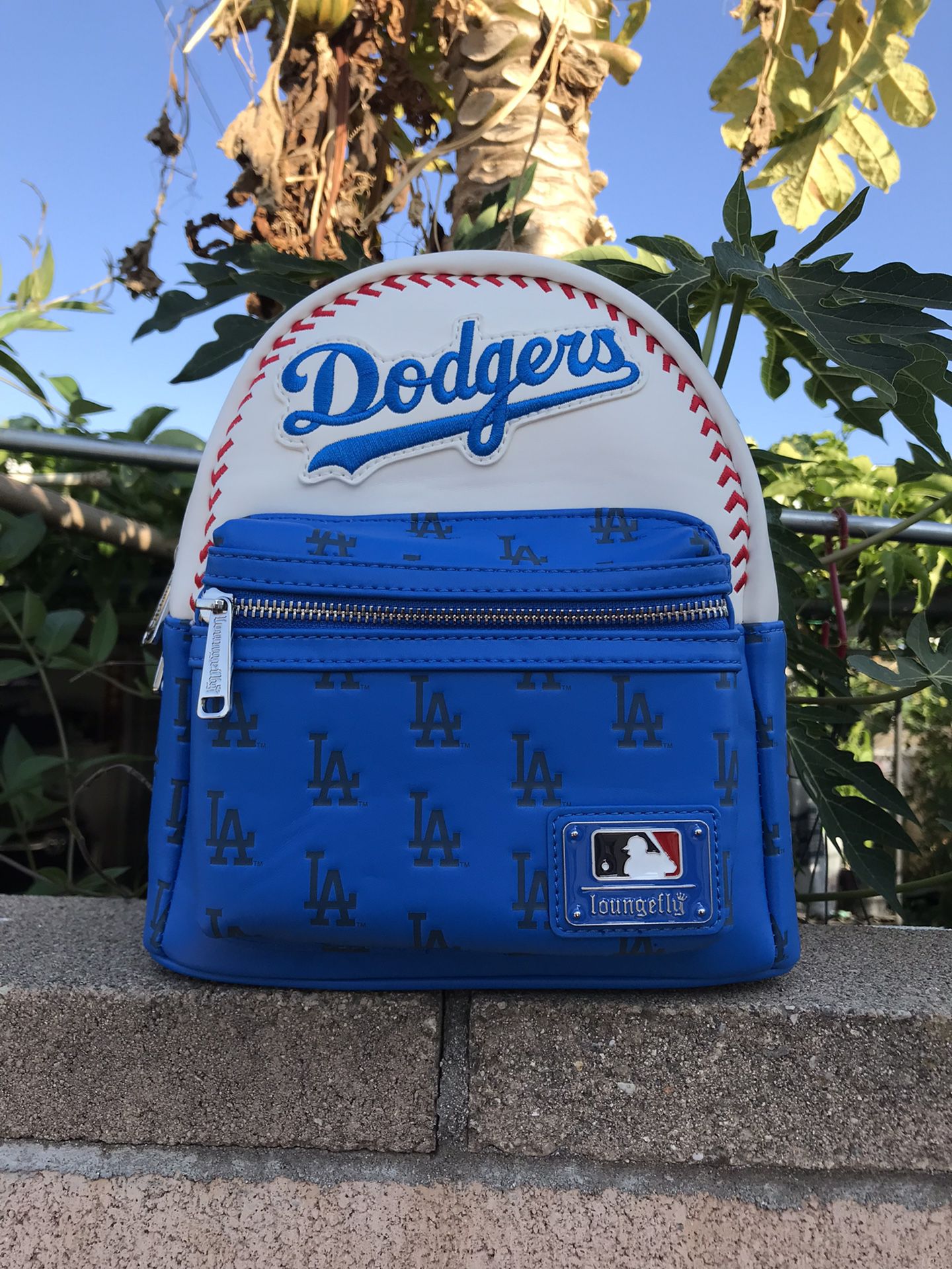 los angeles dodgers loungefly