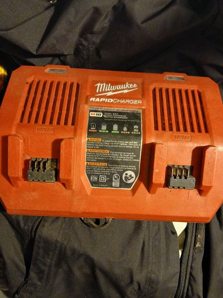 Milwaukee Dual Charger