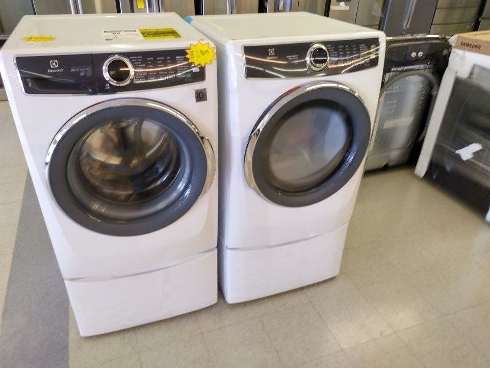 ELECTROLUX FRONT LOAD WASHER AND DRYER SET ON PEDESTALS DRYER for Sale