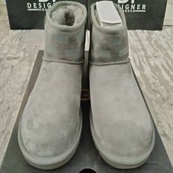 New Mini II UGG Print. Sz 8 Men