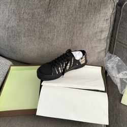 Burberry Shoes Size 10 