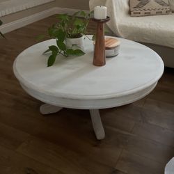 ANTIQUE COFFEE TABLE