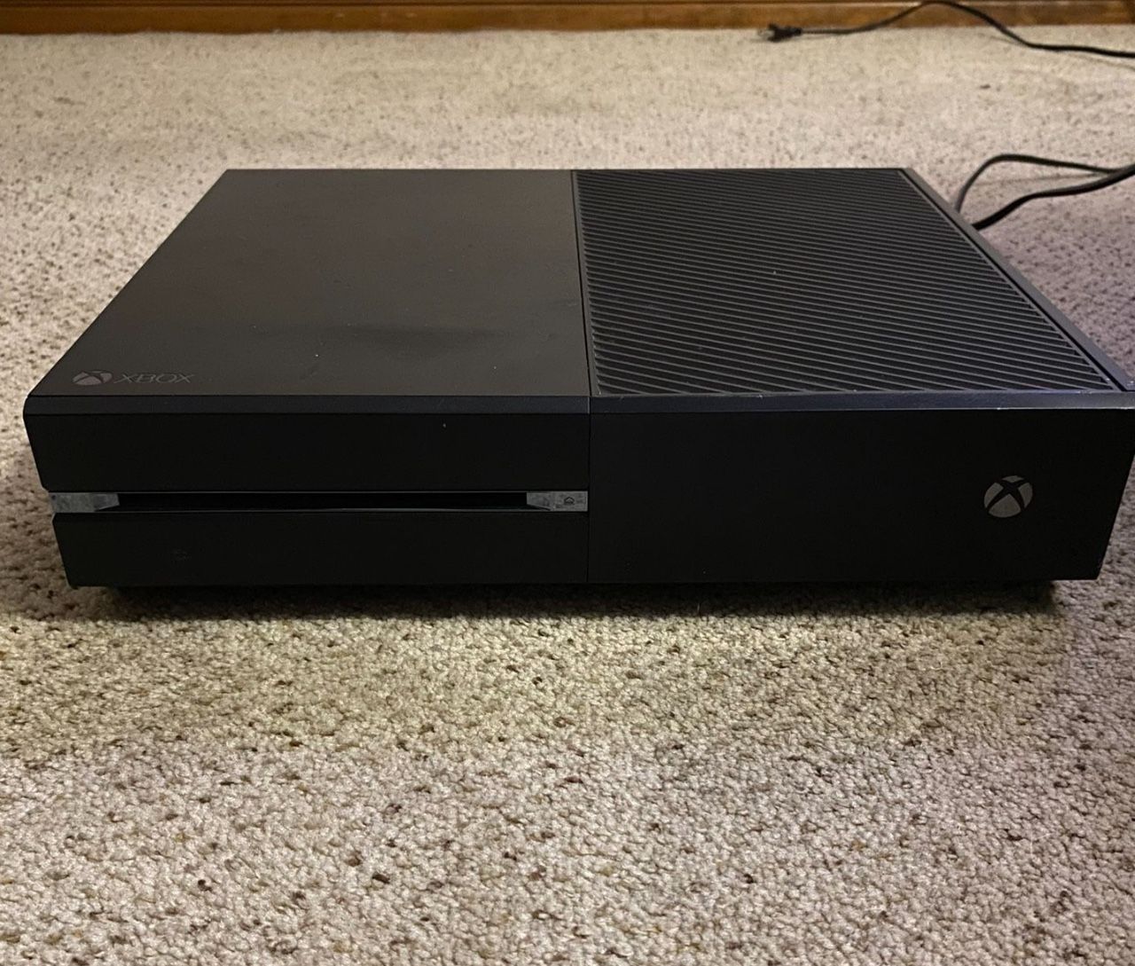 Xbox One With Cords & Controller $60