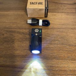 Tacfire compact tactical Flashlight green laser combination  combo Made of durable T6 aluminum, this flashlight features  both a contstant on and stro
