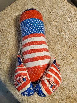 Kids Boxing gloves with Punching bag $25 ablo español