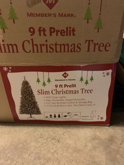 Christmas Tree (pre-lit)