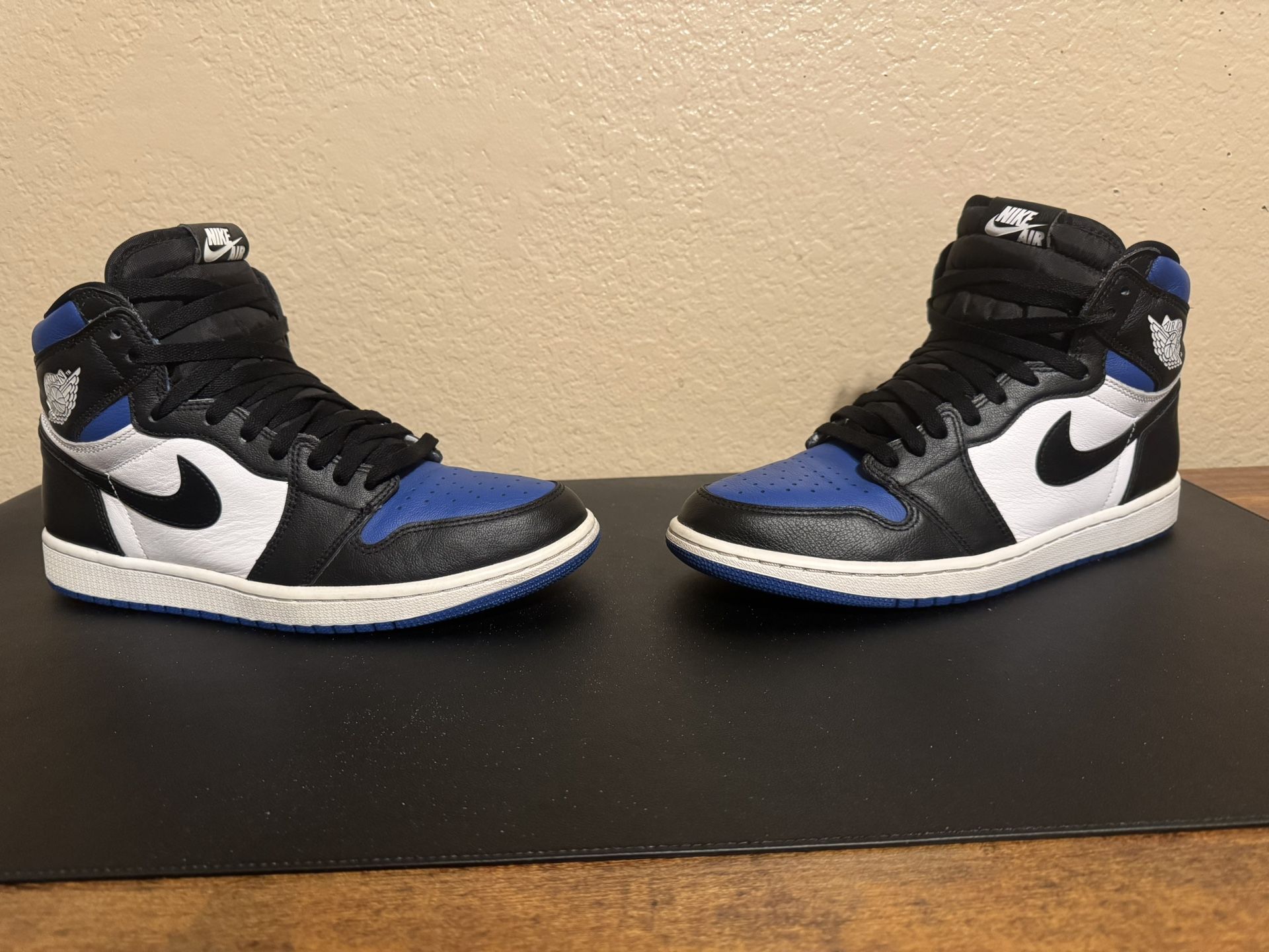 Air Jordan 1 Retro High Royale Toe