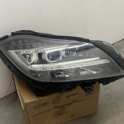 2012-2014 W218 CLS63 AMG MERCEDES BENZ RIGHT PASSENGER SIDE HEADLIGHT LED ASSEMBLY WITH ALL MODULES INCLUDED IN EXCELLENT CONDITIONS 
