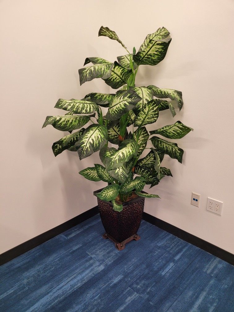 5' Faux Leafy Tree In Decorative Box Pot