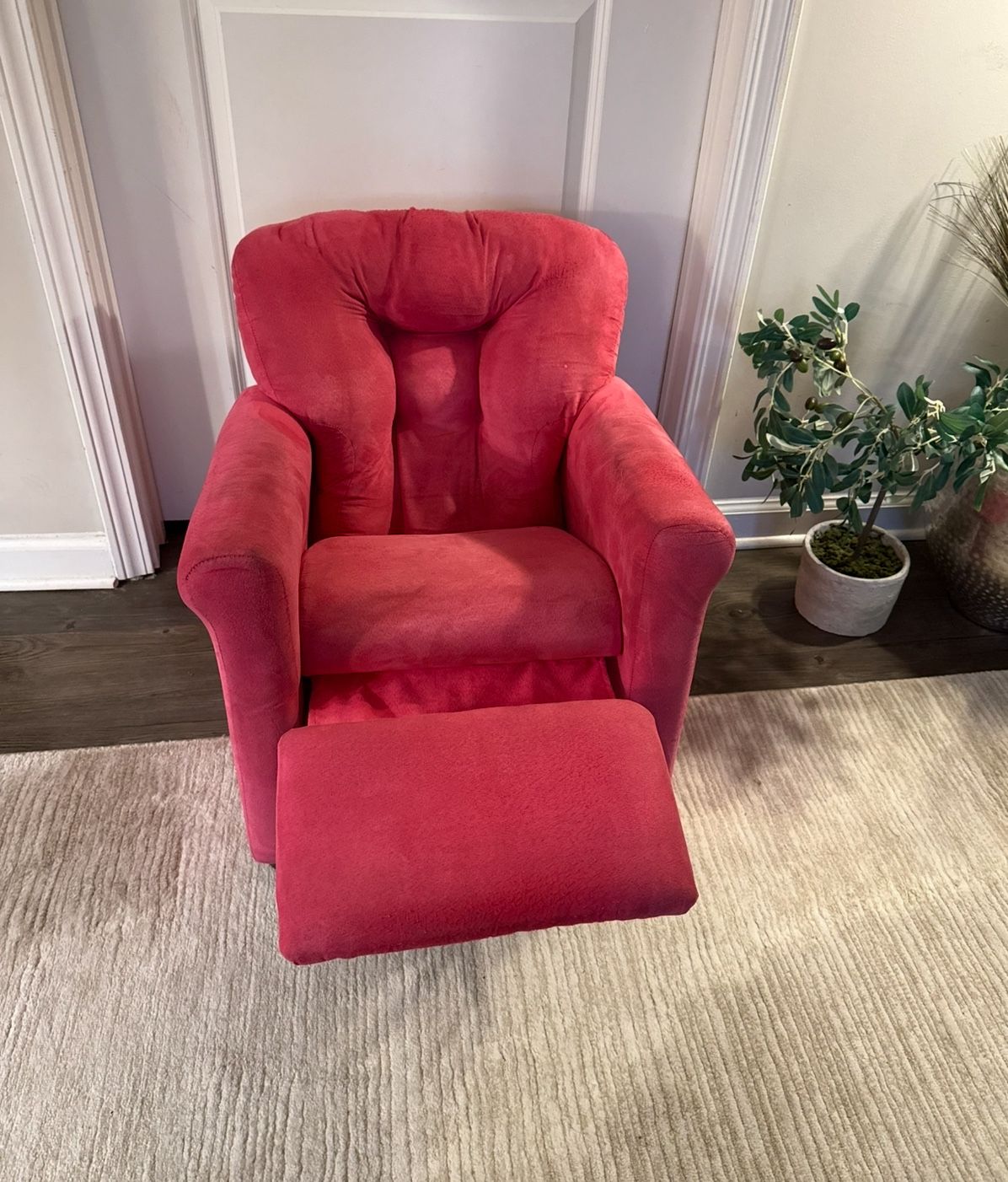 Red Armchair For Kids