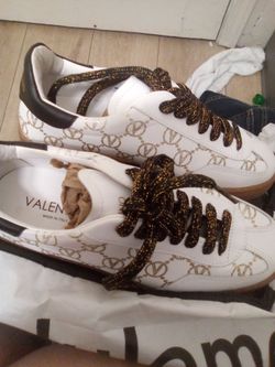 Valentino tennis size 7