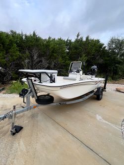 Mako Pro Skiff 15 - 2019 fully rigged boat for shallow water