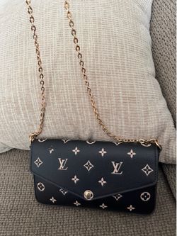 Crossbody dupe