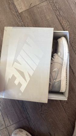 Jordan 1 Retro High https://offerup.com/redirect/?o=Q08uSlA= Neutral Grey (2020)