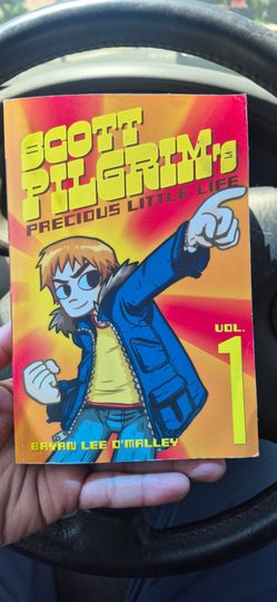 Scott Pilgrim's Precious Little Life (Vol. 1) by Bryan Lee O'Malley - Good Condition