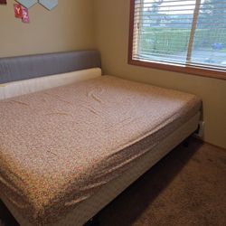 Queen Mattress Box Spring + Frame 