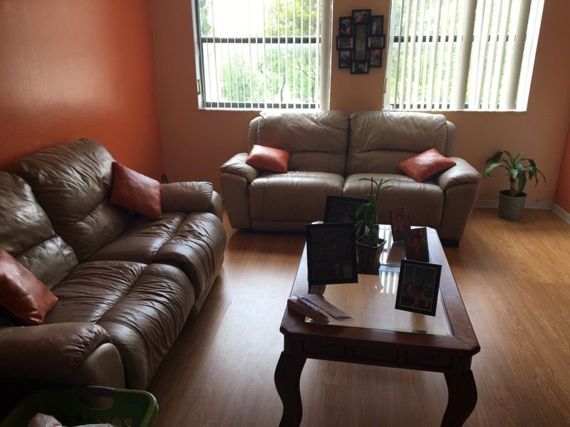 Muebles usados incluye mesa